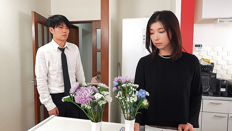 「加藤ツバキ｜未亡人義母が義息子と3Pで禁断の近親相姦に溺れる夜」のサンプル画像4枚目