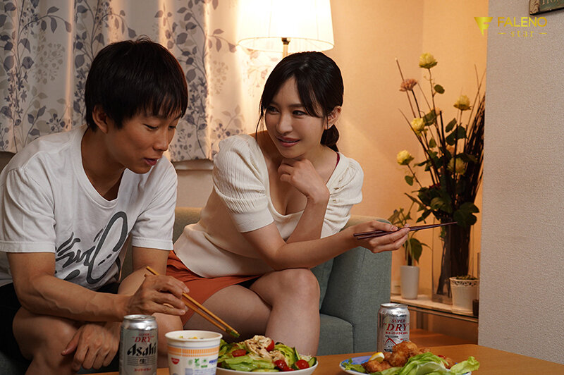 「小野夕子のNTR騎乗位で何度も絶頂!巨乳パイパン姉の寝取り3日間【尻フェチ必見】」のサムネイル