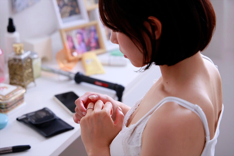 「宮城りえの巨乳が魅力的なカップル作品『dead end』濃厚ラブシーン満載」のサムネイル