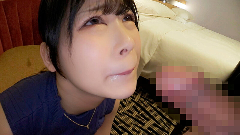 「【素人人妻】巨乳美人妻がTバック姿で魅せる大胆プレイ｜欲求不満な主婦の本気セックス」のサンプル画像5枚目