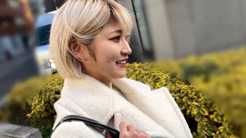 「【素人ナンパ】美容部員のお姉さんにくすぐり体験！街角で声をかけた美人はるのちゃんの反応が可愛すぎる」のサムネイル