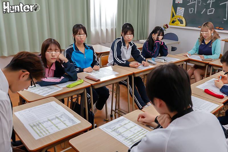 「【女子校生】制服姿の女部長たちがハーレム乱交で誘惑！中出しで部費交渉する過激な学園モノ」のサンプル画像2枚目
