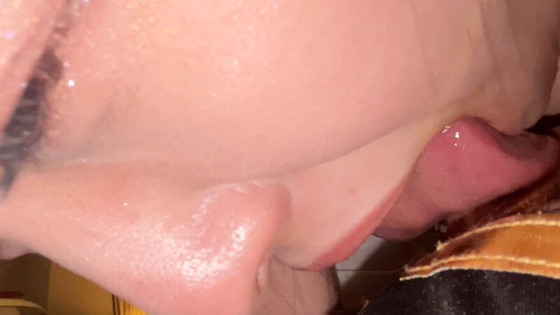 「【素人ナンパ】ドSお姉さんが実況しながら濃厚鼻フェラ責め！M男が悶絶する刺激プレイ」のサンプル画像10枚目