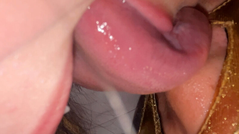 「【素人ナンパ】ドSお姉さんが実況しながら濃厚鼻フェラ責め！M男が悶絶する刺激プレイ」のサンプル画像17枚目