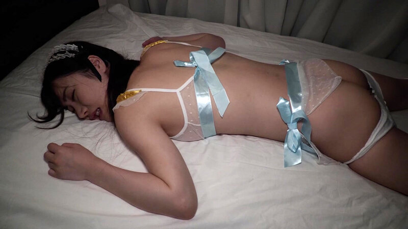 「望月りんね メイド調教で中出し＆イラマチオ！パイパン美尻娘が巨根で何度も絶頂」のサンプル画像16枚目