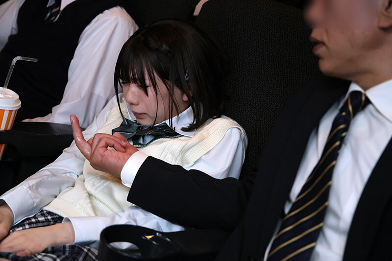 「【パイパン】小柄なミニ系美少女が激しい指責めで大量潮吹き絶頂！敏感ボディ開発映像」のサンプル画像6枚目