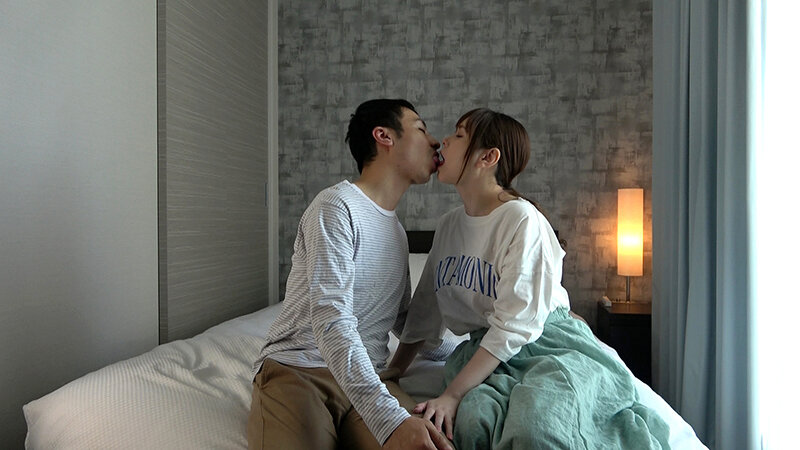 「月見伊織のパイズリ中出しデリヘルプレイ！巨乳キャバ嬢が極上サービスで大満足」のサムネイル