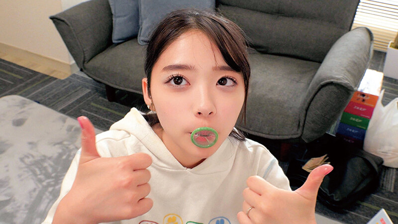 「【素人】巨乳人妻が童貞男子をナンパしてフェラから生中出しまで筆おろしする神対応」のサムネイル