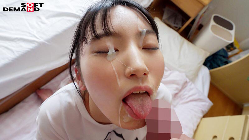 「鳥羽いく 貧乳スレンダー美少女が自宅で顔射デビュー！元引きこもり絵師の1泊2日密着撮影」のサンプル画像13枚目