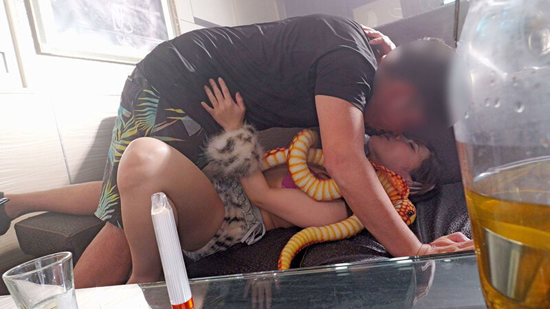 「【素人ギャル】巨乳美女が魅せる濃厚フェラ＆ハメ撮り映像｜媚薬治験バイトで本気の反応」のサンプル画像2枚目