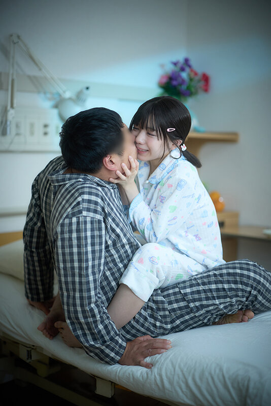 「パイパン女子校生の濃厚キス・接吻プレイ｜小柄なミニ系美少女との甘いベロキス体験」のサンプル画像2枚目