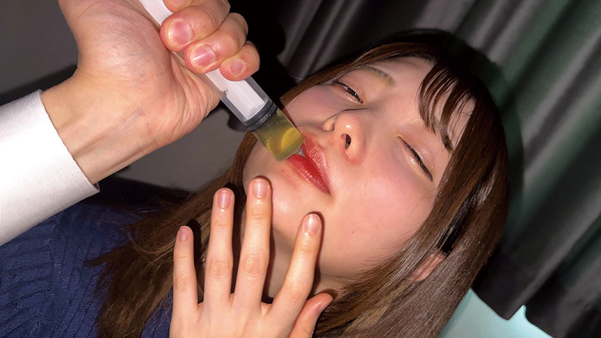 「【素人】精神科催眠療法で人格操作される美女の洗脳プレイ動画【催眠・マインドコントロール】」のサムネイル