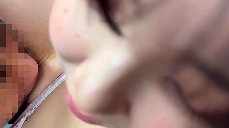 「素人お姉さんナンパ企画！食品工場事務員みりなちゃんが街中でM男にワキ舐め許可する神対応」のサンプル画像16枚目