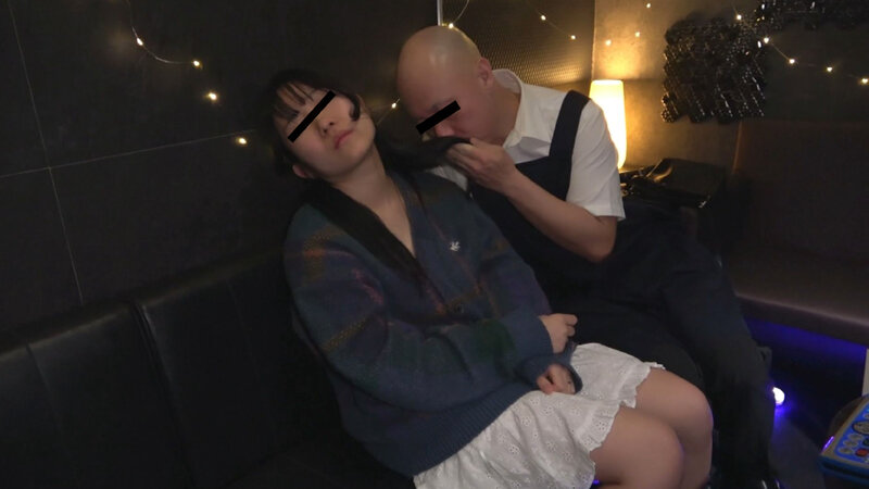 「素人人妻がヒトカラで痴女化！中出しされる熟女妻5名の昼下がり不倫映像」のサンプル画像12枚目