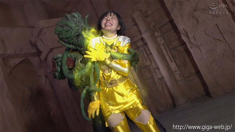 「市井結夏が魅せる女戦士ヒロインピンチ!アミー・レイジャー&牙翼りん緊迫の戦闘シーン」のサンプル画像6枚目