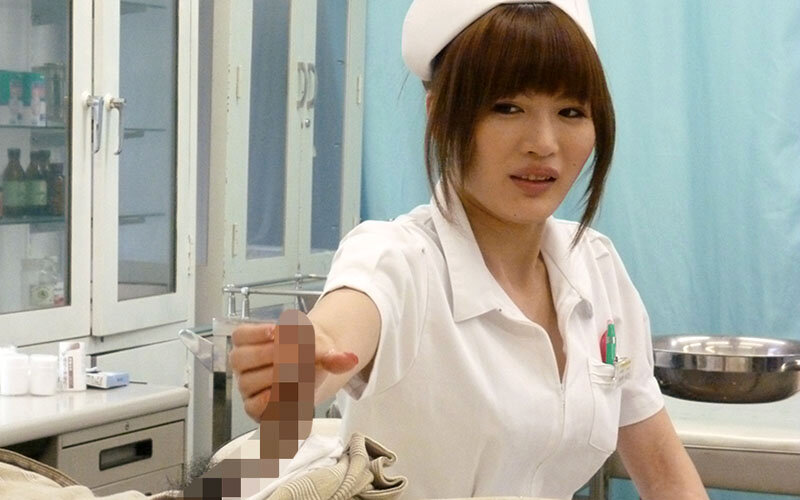 「熟女ナースの人妻看護師に見せつけ露出プレイ｜ムチムチ巨尻おばさんとの病院エロ4時間」のサンプル画像10枚目