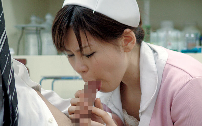 「熟女ナースの人妻看護師に見せつけ露出プレイ｜ムチムチ巨尻おばさんとの病院エロ4時間」のサンプル画像4枚目