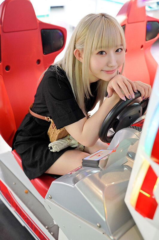 「【素人美少女】スレンダー女子大生ギャルがサークルOBとの激しいハメ撮りで何度も絶頂痙攣」のサムネイル