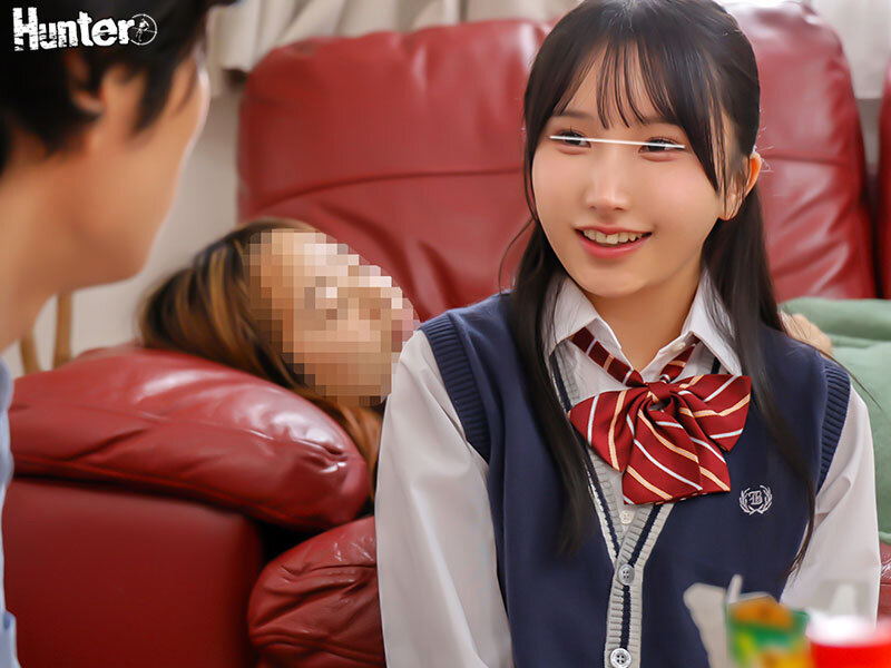 「【女子校生】彼女の横で親友に中出し！フェラ・騎乗位・バックでスローピストン寝取りセックス」のサンプル画像3枚目