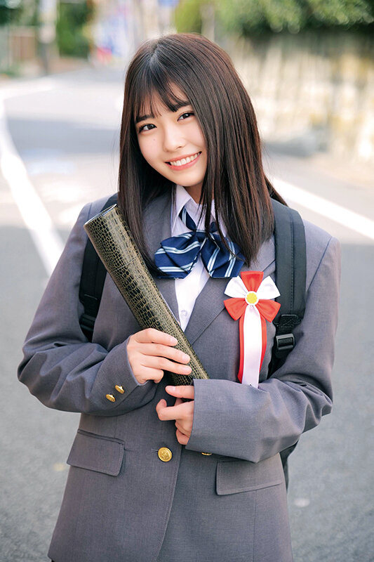 「素人女子校生が卒業式直後にナンパされ制服姿のまま初めての中出し体験【みく＆みさき】」のサンプル画像2枚目