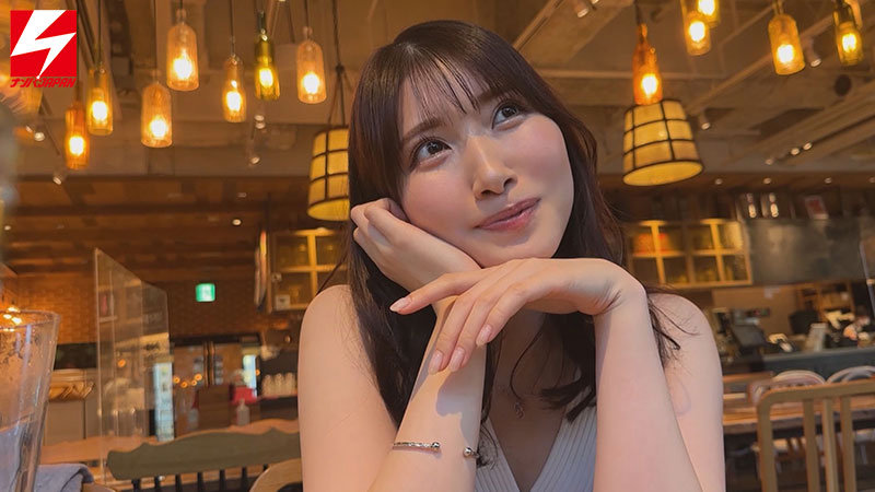 「スレンダーお姉さんの濃厚フェラとハメ撮り中出しセックス｜高級ラウンジ嬢との夜」のサンプル画像2枚目