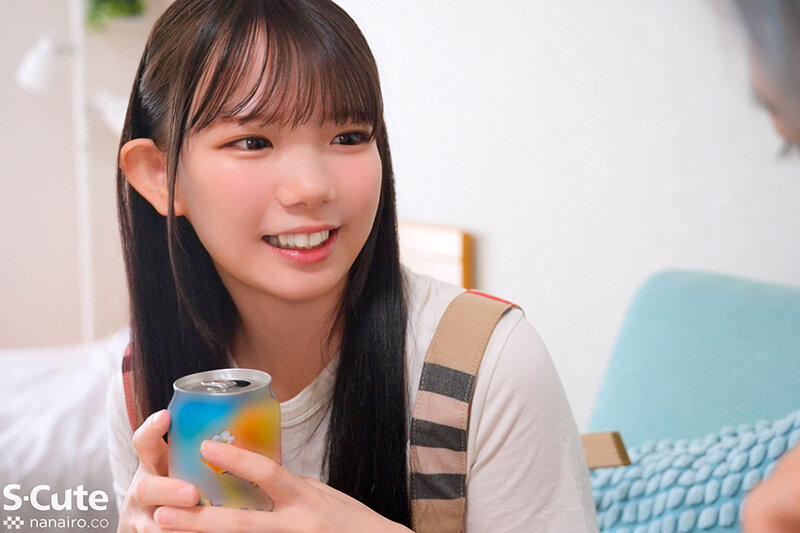 「美少女・南日菜乃のパイパン姿でフェラ&中出しご奉仕!従順な後輩との濃密プレイ」のサンプル画像4枚目