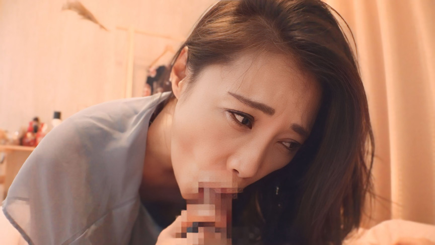 「【熟女】美熟女が魅せる濃厚フェラチオ20連発！口内発射で大量精液を受け止める羞恥プレイ集」のサムネイル