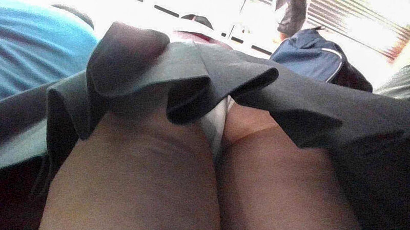 「川上しずく セーラー服美少女が潮吹き絶頂!貧乳敏感ボディを局部アップで徹底撮影」のサンプル画像3枚目