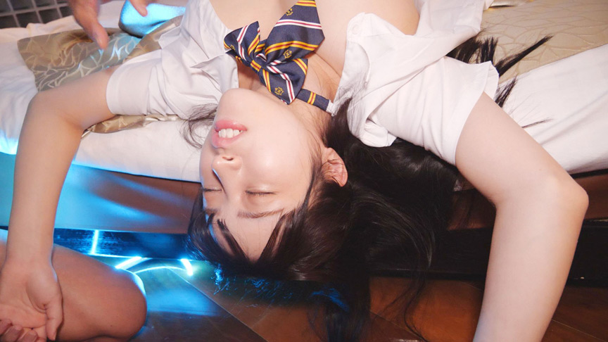 「【制服女子】昭和レトロな雰囲気が魅力の美少女JKコスプレ動画｜清楚系女優の甘い誘惑シーン」のサンプル画像7枚目