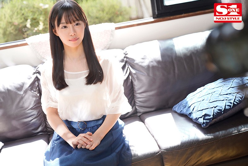 「広瀬蓮 美少女スレンダー女優が初体験3P・顔射・濃厚キスでめちゃイキ3本番」のサンプル画像5枚目