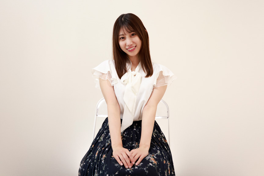 「【素人】塾講師るるのエロBODYが魅力的！美人お姉さんの誘惑プレイ動画」のサムネイル