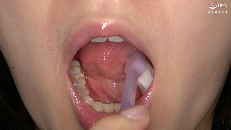 「横峯めぐの口内・歯・のどちんこ観察プレイ!清楚系美少女M女が魅せる貴重映像」のサンプル画像2枚目