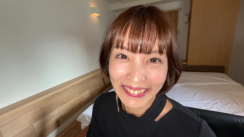 「【玉城夏帆】素人お姉さんをナンパ！舌ブラシで汚舌苔採取する個人撮影動画」のサンプル画像3枚目