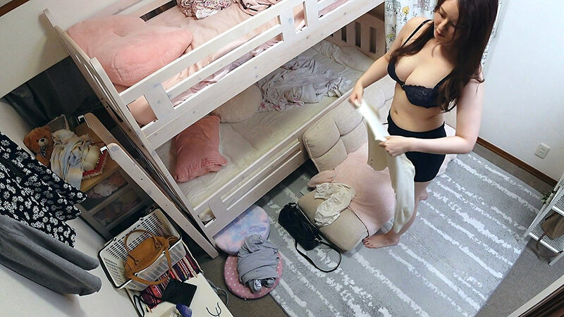 「【素人女子大生】私大女子寮盗撮映像 指マンとオナニーで体を震わせ何度も絶頂する秘密の記録」のサンプル画像10枚目