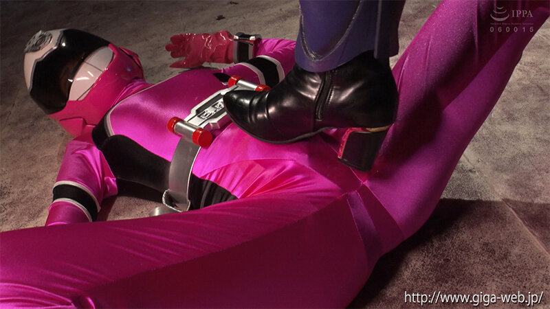 「皆瀬あかり・神納花が魅せる女戦士ヒロインの禁断レズバトル～ピンク戦隊の秘密～」のサンプル画像9枚目