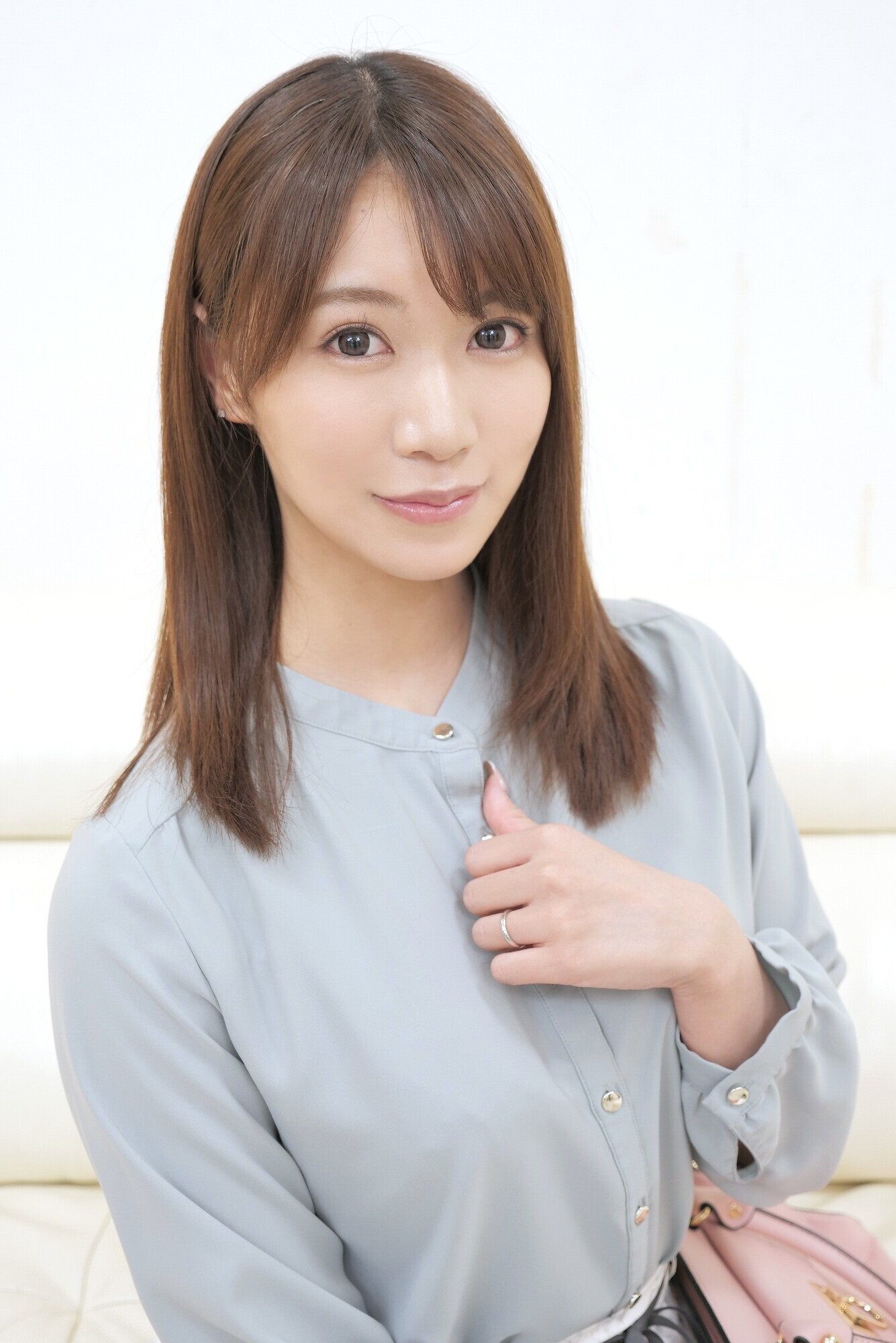 「素人奥様ナンパ 童貞君の包茎チ○ポむいて●ってあげてもらえませんか？ 久しぶりに見るギンギンチ○ポに発情！優しく筆おろしセックスしてくれました！ 蒼乃美月」のサムネイル