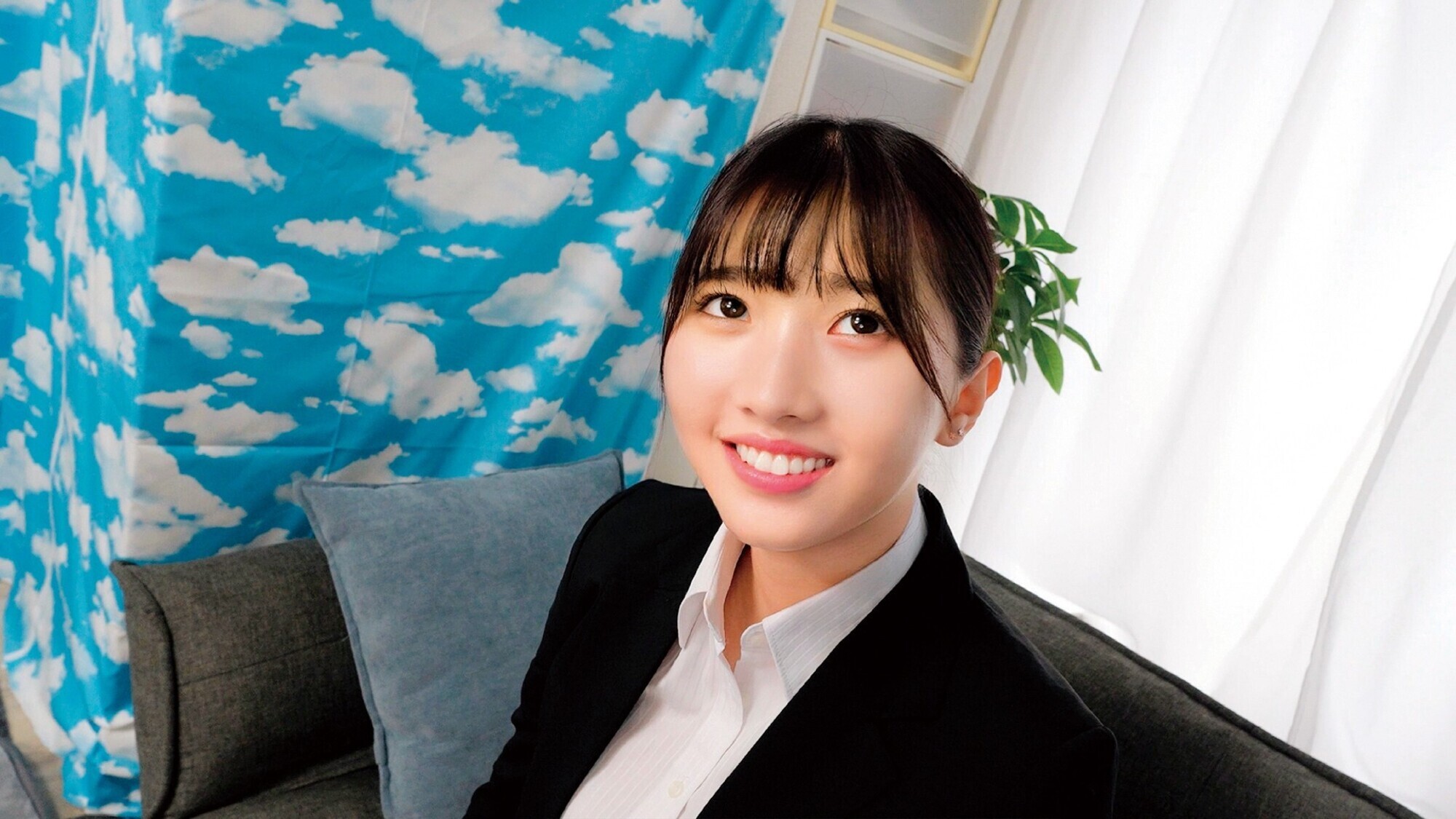 「丸の内美人OLさんが参加ww【お口から精子垂れ流しノーハンドフェラ大会( ゜Д゜)】「出されたの精子はこぼしちゃダメよ」制限時間内に5発口内発射受け止め連続フェラ抜きミッション達成で100万円!失敗したら即ズボ中出し罰ゲーム!」のサムネイル