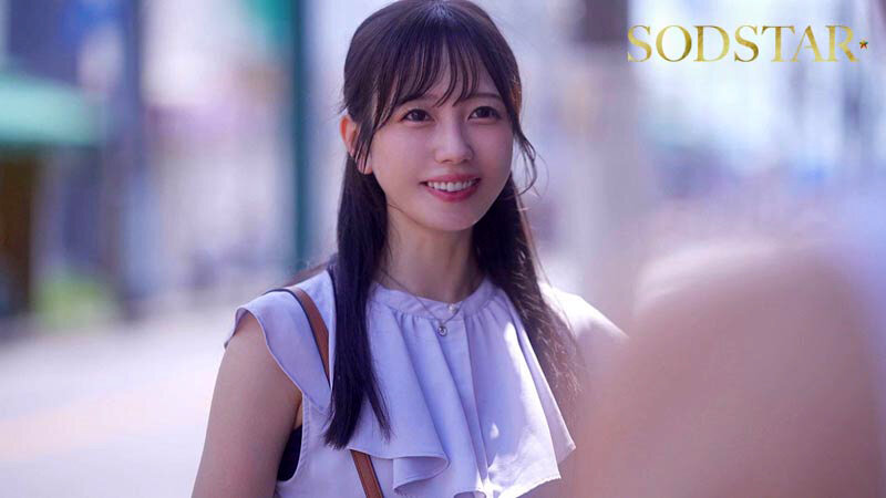 「小湊よつ葉が汗だく濃厚プレイ！スレンダーOLと巨根幼なじみの禁断再会セックス」のサンプル画像4枚目