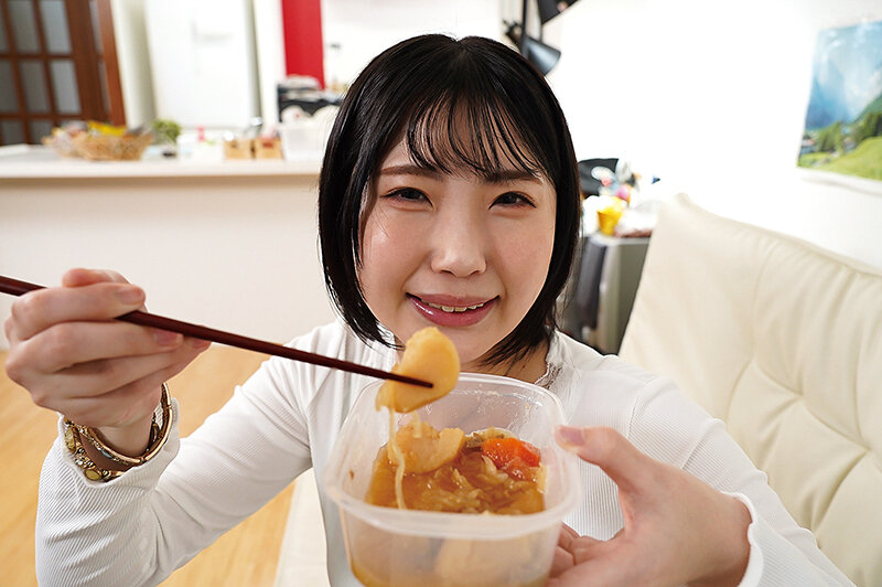 「桃瀬ひまり 巨乳美少女の小悪魔痴女が誘惑して中出し懇願！巨尻で理性崩壊させる密着プレイ」のサンプル画像4枚目