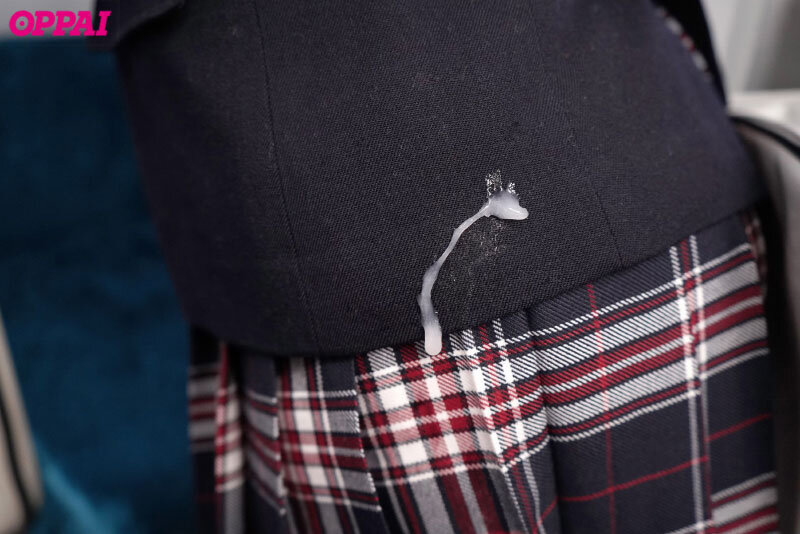 「楪カレン 巨乳女子校生が無人駅で中出し&潮吹き!雨の夜の密着体験」のサムネイル