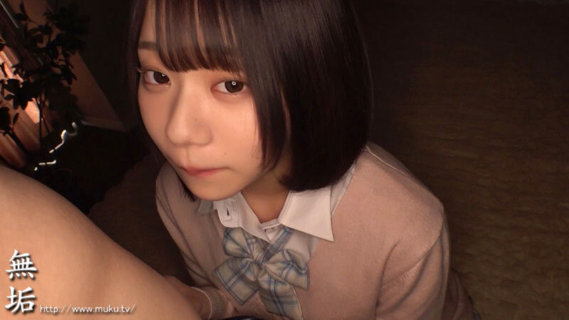 「白石もも スレンダー女子校生の制服セーラー服にぶっかけ 美少女JK総集編」のサムネイル