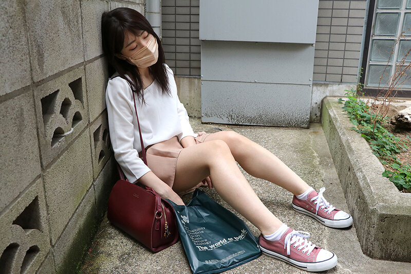 「【素人盗撮】巨乳美女の本気アクメを隠し撮り！秘密の絶頂映像コレクション」のサンプル画像1枚目