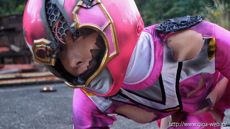 「及川うみが女戦士に変身！超戦隊シールドファイブで魅せる迫力のアクション＆ピンチシーン」のサンプル画像2枚目