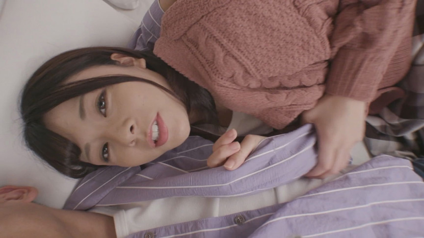 「【素人】azusaちゃんのドキドキ初撮り体験！恥じらう姿が可愛すぎるプライベート映像」のサムネイル