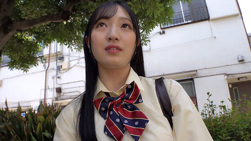 「永野鈴 制服美乳女子校生が電マとバイブで潮吹き失禁アクメ！敏感ボディが絶頂」のサンプル画像2枚目