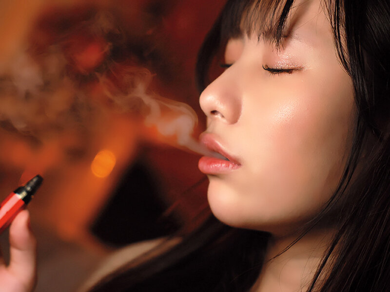 「松井日奈子 美少女アイドルが乱交3P4Pでイラマチオ＆潮吹き中出しに絶頂しまくる過激映像」のサンプル画像4枚目