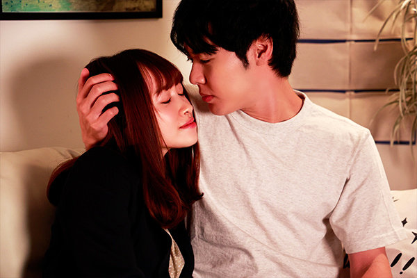 「桐山結羽×林太一のカップル動画「オシオキ。」スレンダー美女との甘い恋愛プレイ」のサンプル画像2枚目