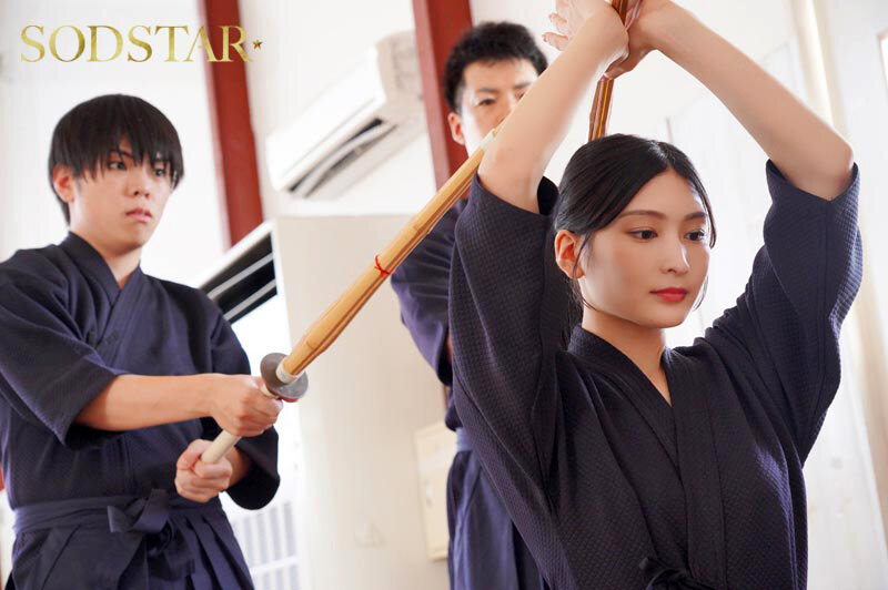 「本庄鈴が3P・4Pで顔射される剣道師範作品｜凛とした美女の甘い眼差しに興奮」のサンプル画像7枚目