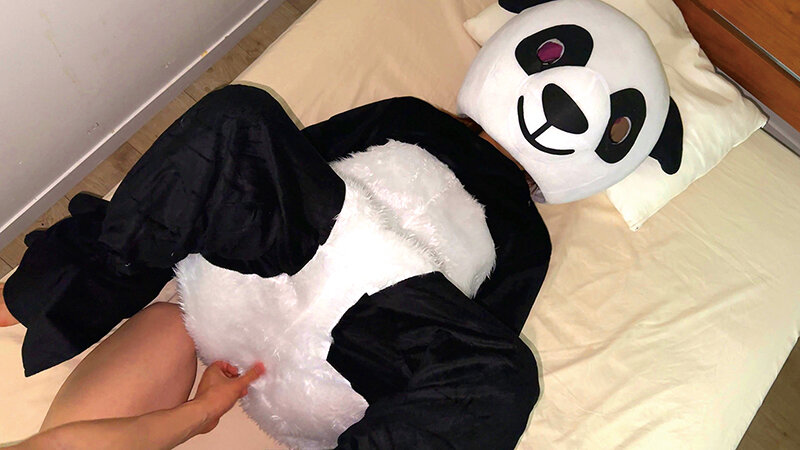 「【素人】遊園地キャスト4名の着替え盗撮&中出し映像|着ぐるみの中の人プライベート流出」のサンプル画像3枚目