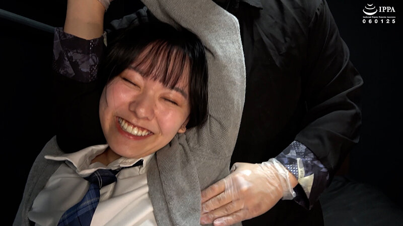 「【加護まり】制服美女への人力拘束くすぐりマッサージが背徳的すぎる【くすぐりフェチ】」のサンプル画像5枚目